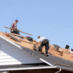 Quels sont les signes indiquant qu’une toiture a besoin de réparations ?