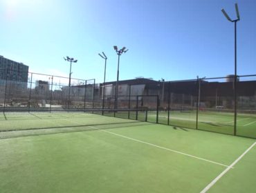 Construction d'un court de tennis à Cannes