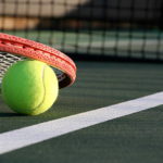 Pourquoi entretenir régulièrement une construction de court de tennis en béton poreux à Paris ?