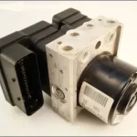 Peut-on rouler avec un bloc ABS HS ? Risques, conséquences et solutions