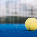 Comment améliorer le drainage lors d’une rénovation court de tennis en résine synthétique à Cannes ?